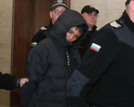 15-годишният, намушкал смъртоносно друг младеж в мола, не е останал за лечение