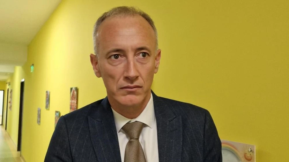 Вълчев: Няма да се слагат металдетектори в училищата, но ученици от общности ходят ежедневно с ножове
