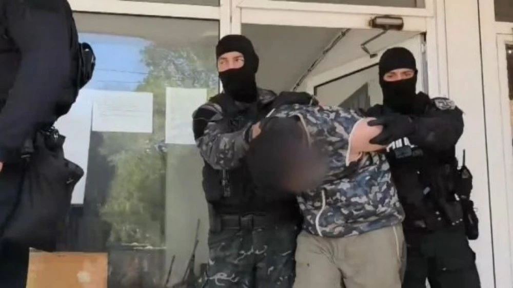 Заподозреният за тройното убийство в Бургаско и баща му били с ограничителни заповеди