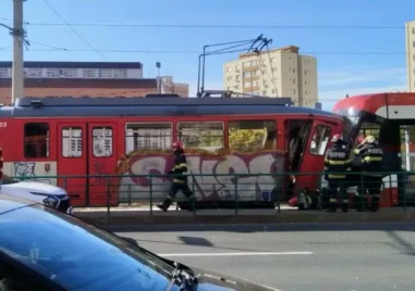 Трамвай без ватман предизвика тежка катастрофа в Румъния