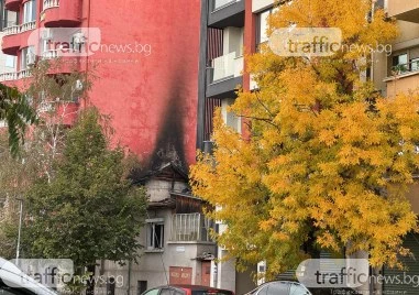 Пожар избухна в необитаема къща в Кършияка, пет екипа огнеборци спасиха съседните сгради