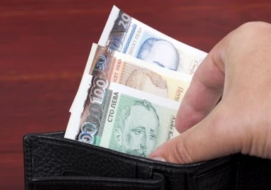 Препоръчват замразяване на бюджетните заплати