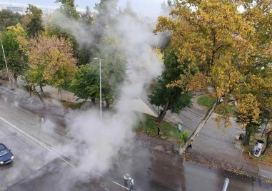 На фона на кризата: Вряла вода изригна от шахта в Плевен
