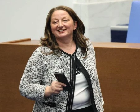 Деница Сачева: Политиката днес се определя от негласуващите