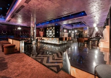 Продават емблематично заведение и пиано бар в Пловдив