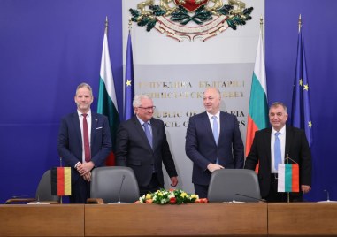 България и Райнметал подписаха договора за изграждане на завод за барут и боеприпаси в Пловдивско