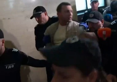 Гръцкият модел, обвинен в принуда на 20-годишен: В дома на Хасърджиев често се организираха партита с дрога