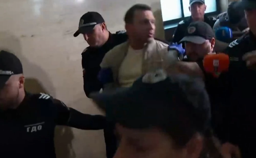Гръцкият модел, обвинен в принуда на 20-годишен: В дома на Хасърджиев често се организираха партита с дрога