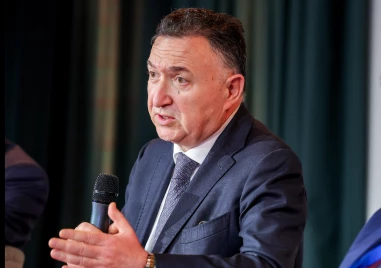 Кметът на Карлово: Без завод за барут военната ни промишленост няма бъдеще