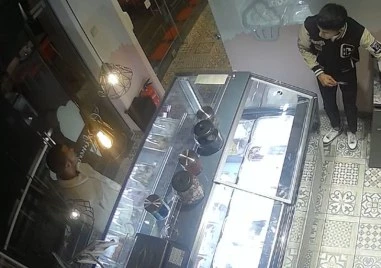 Заловиха младежите, задигнали оборотни пари в Капана, оказаха се автори и на още кражби