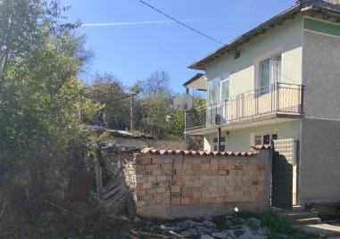 Жестоко убийство на жена в Шуменско, задържан е синът на жертвата