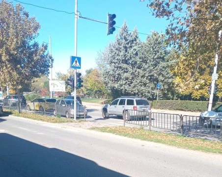 Дежавю: Пореден объркан шофьор влезе в насрещното на пловдивски булевард