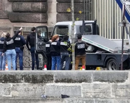 Двама от задържаните крадци от Лувъра частично признаха вината си