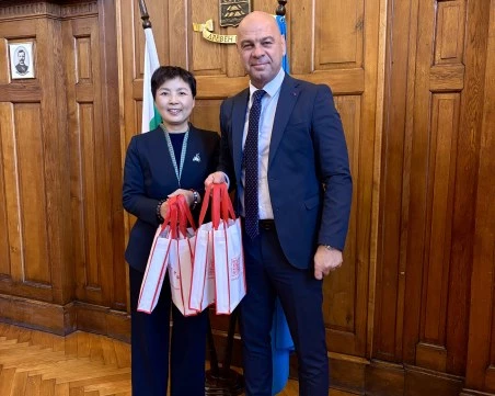 Кметът Костадин Димитров и посланикът на Китай обсъдиха възможности за икономическо и културно партньорство