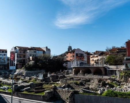 Предимно слънчево време в Пловдив, очакват се до 19 градуса