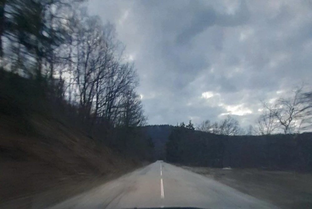 Временно ще бъде затруднено движението по пътя Храбрино – Дедово – Равнища