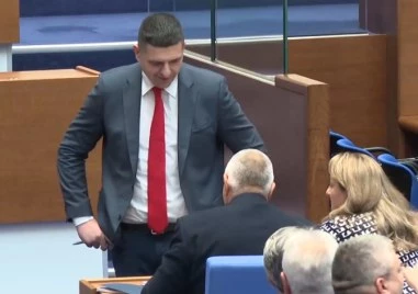 Бойко Борисов се подписа за оставката на шефа на КПК Антон Славчев