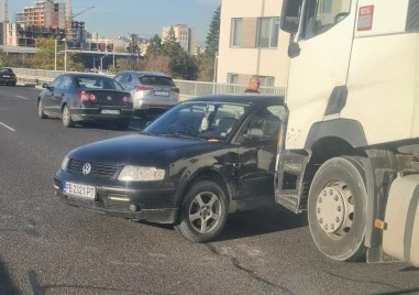 Катастрофа затруднява движението по Асеновградско шосе на влизане в Пловдив