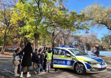Патрулка нахлу в пловдивско училище за тематичен ден по безопасност на движението по пътищата