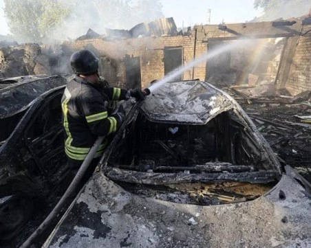11 души, сред които и деца, пострадаха при масирана руска атака в Запорожие