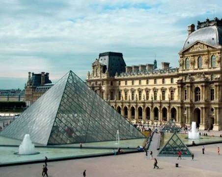 Арестуваха още петима за обира на Лувъра