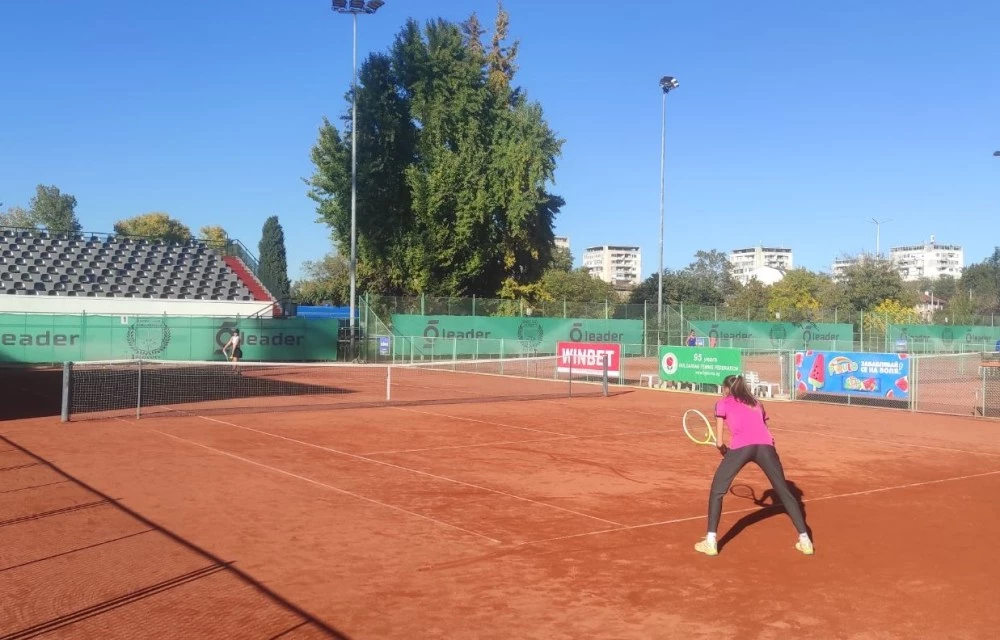 Един пловдивски тенис клуб достигна до полуфинал в държавното отборно първенство в Пловдив