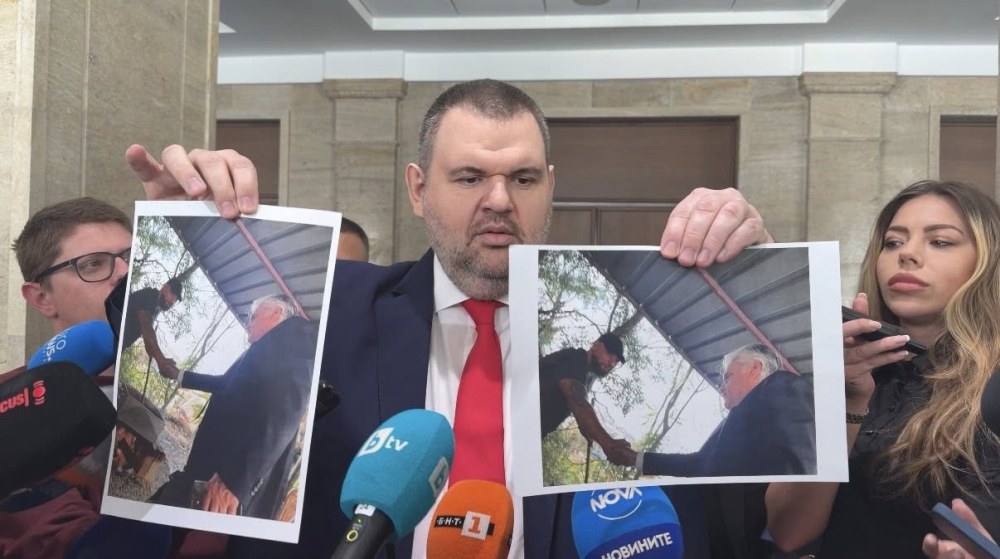 Пеевски за изборите в Пазарджик: Всичко е било пърформанс, организиран от пуделите и пачките