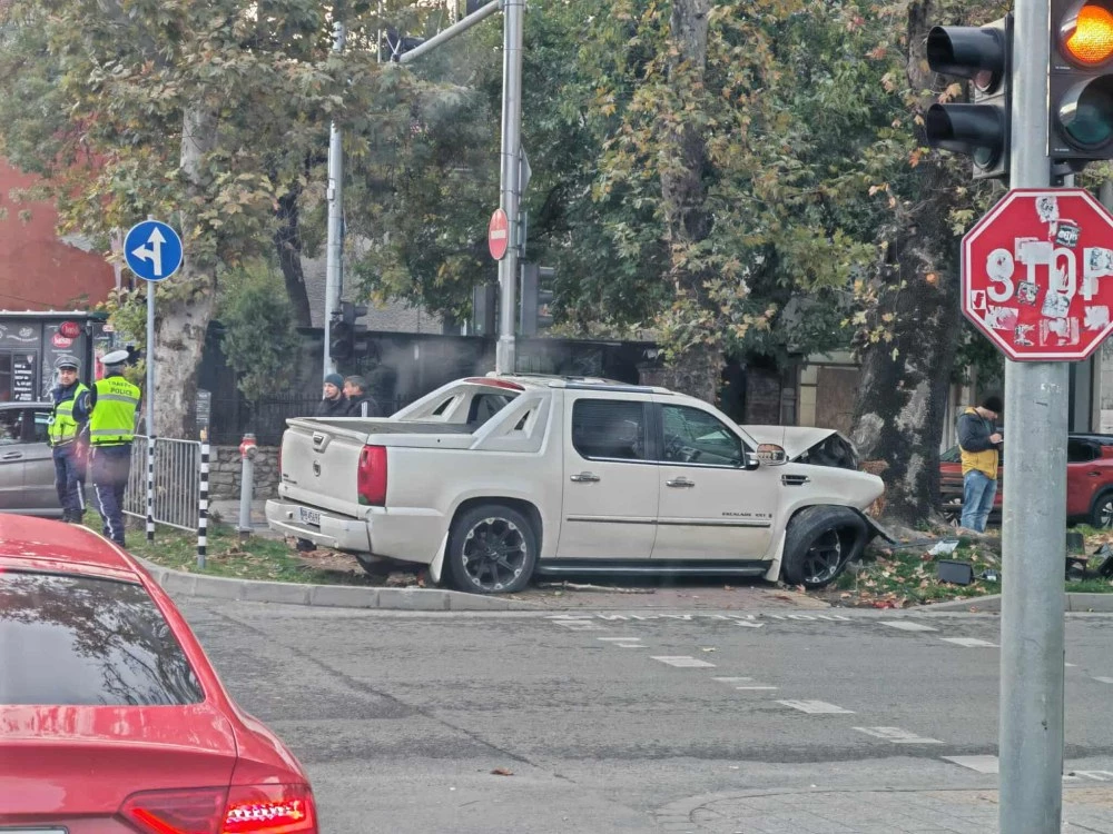 25-годишен пиян шофьор е предизвикал зрелищната катастрофа с Кадилак в Пловдив