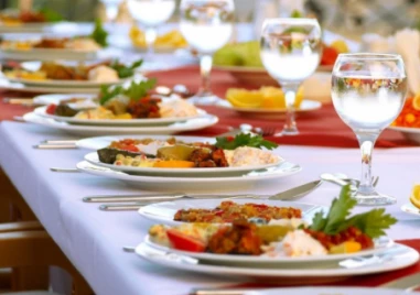 БАЗ и СЗБ: Не виждаме проблем с посрещането на Новогодишната нощ и разплащането в левове и евро