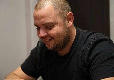 Откриват дарителска сметка за лечение на младия моторист, пострадал тежко при катастрофа в Пловдив