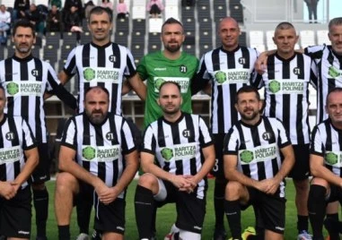 Ветераните на Локо се класираха за областния финал