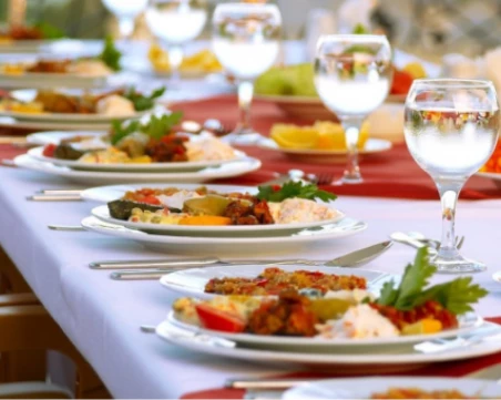 БАЗ и СЗБ: Не виждаме проблем с посрещането на Новогодишната нощ и разплащането в левове и евро