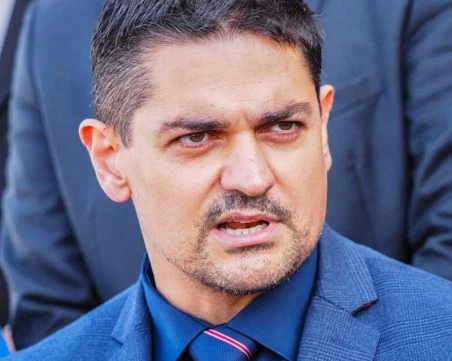 Документно престъпление в парламента? Василев сезира прокуратурата