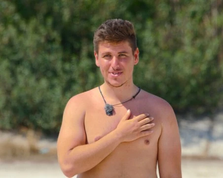 Класическият музикант Дечо се сбогува с 