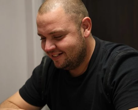 Откриват дарителска сметка за лечение на младия моторист, пострадал тежко при катастрофа в Пловдив