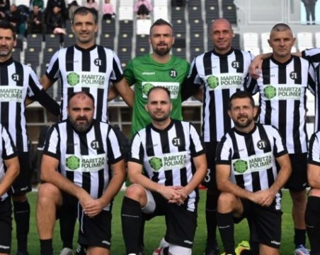 Ветераните на Локо се класираха за областния финал