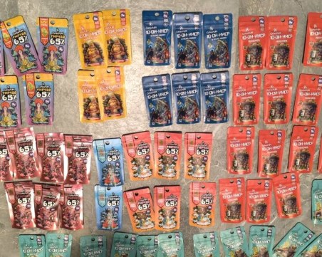 Желирани бонбони и вейпове с наркотици са намерени в имота на пловдивчанин, задържан е СНИМКИ