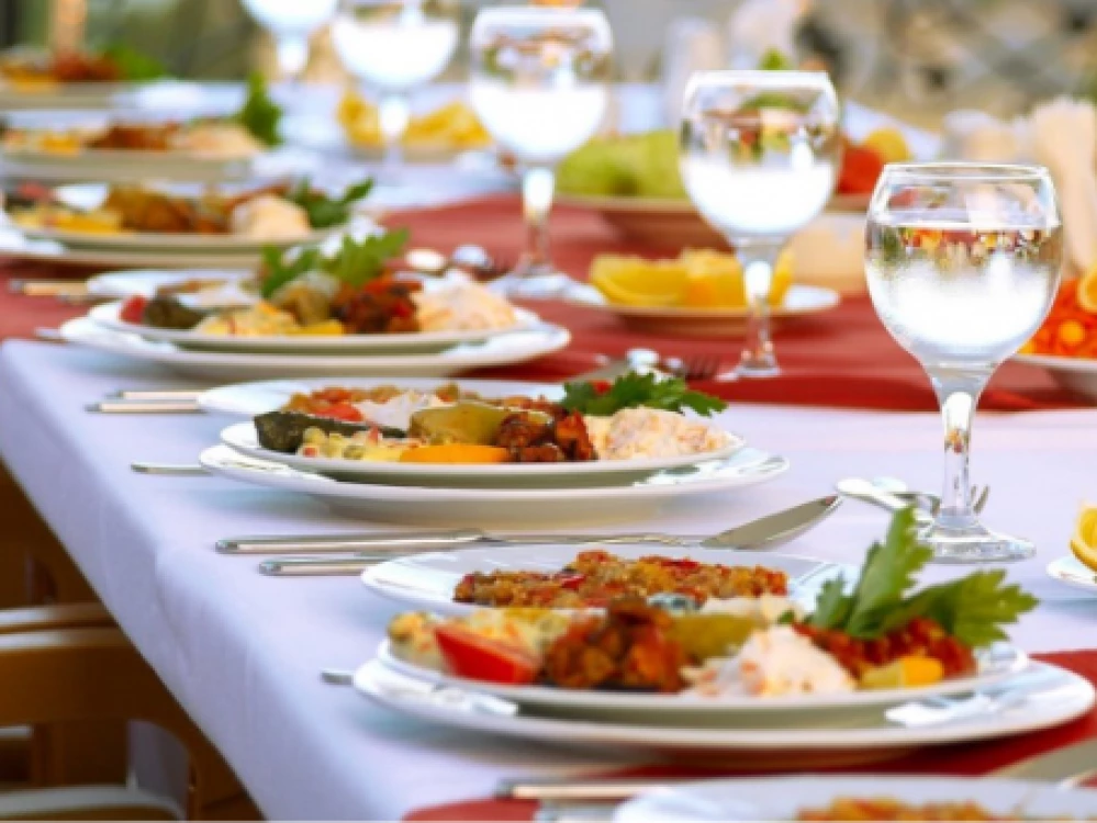 БАЗ и СЗБ: Не виждаме проблем с посрещането на Новогодишната нощ и разплащането в левове и евро