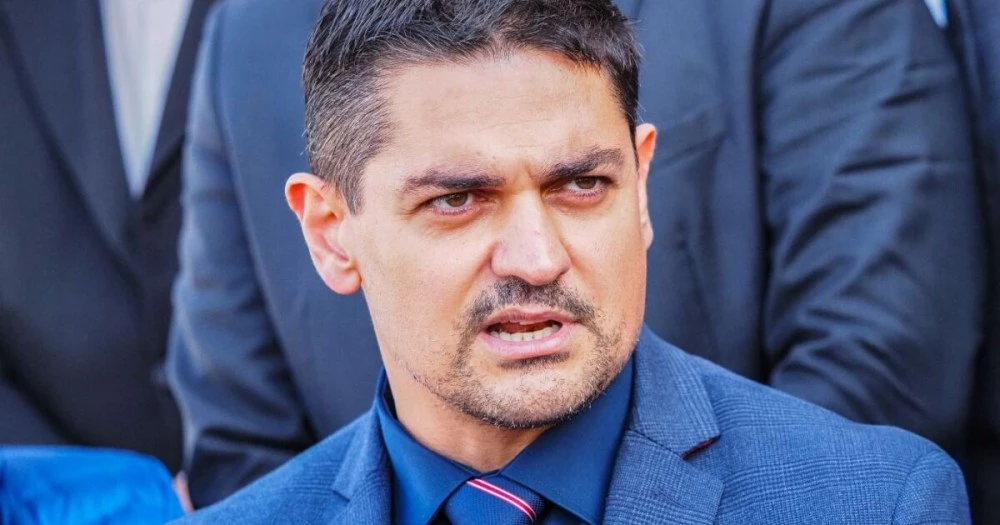 Документно престъпление в парламента? Василев сезира прокуратурата