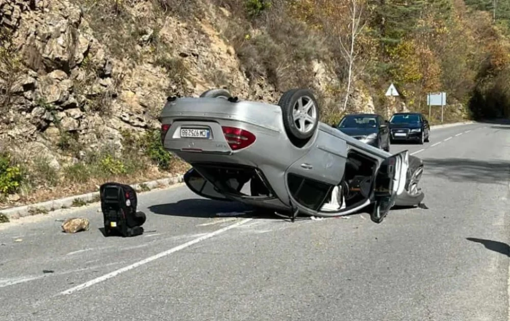 21-годишна жена и детето й пострадаха при катастрофа в Смолянско