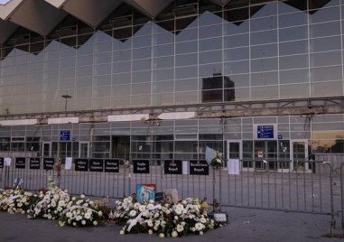 Година след трагедията с 16 загинали в Нови Сад: Сърбия с възпоменателни шествия, церемонии и протестни акции