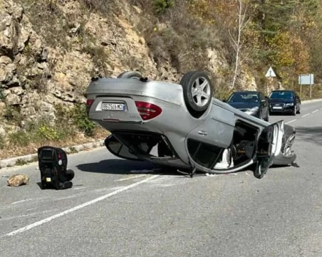21-годишна жена и детето й пострадаха при катастрофа в Смолянско