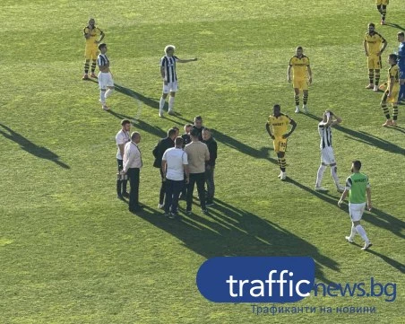 Феновете на Локо също настояха за служебна победа срещу Ботев след прекратения мач