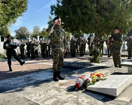 На Архангелова задушница: Пловдив се поклони пред героите, отдали живота си за свободата на България