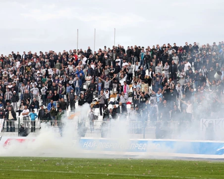 За втори път прекратяват дербито на Лаута