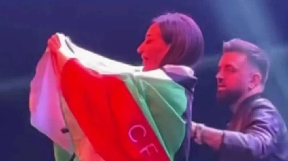 Фондация „Македония: Няма нищо шокиращо, че Цеца развя българския флаг