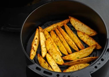 Бързи и вкусни хрупкави картофи в еър фрайър