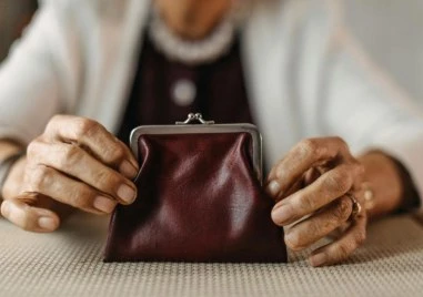 Обявиха кога ще изплащат пенсиите за ноември