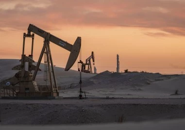 Петролът поскъпна след решението на ОПЕК+