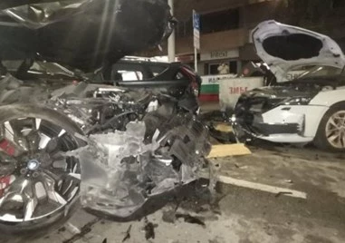 Шофьорът, помел шест паркирани автомобила в София, е бивш шеф в държавната „Автомагистрали